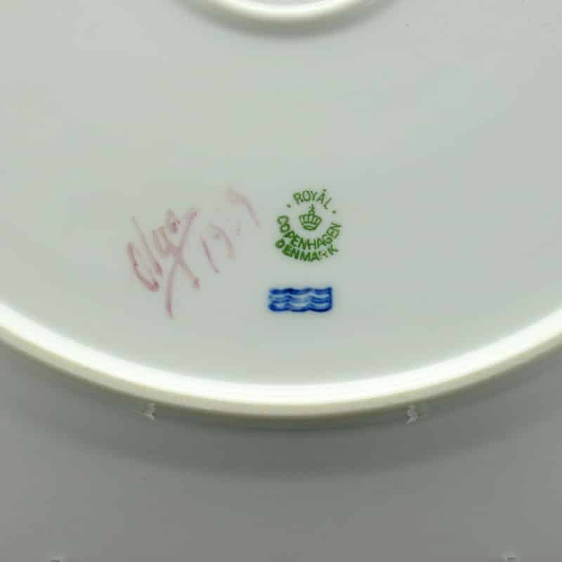 Grand Duchess Olga Alexandrovna hand painted porcelain platter - Image 3