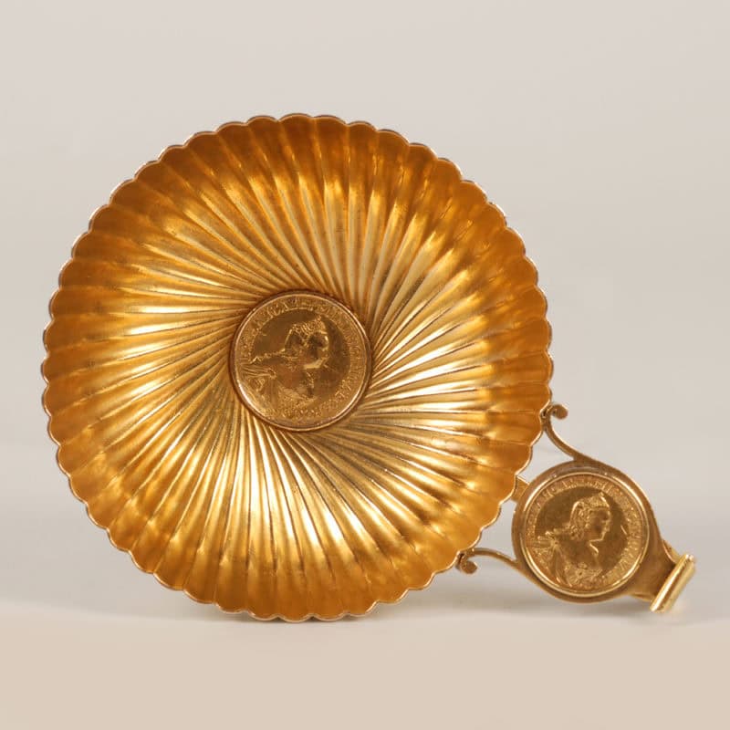Fabergé Erik Kollin gold charka with coins - Image 4
